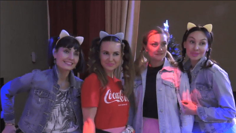 Новогодний спектакль для школьников